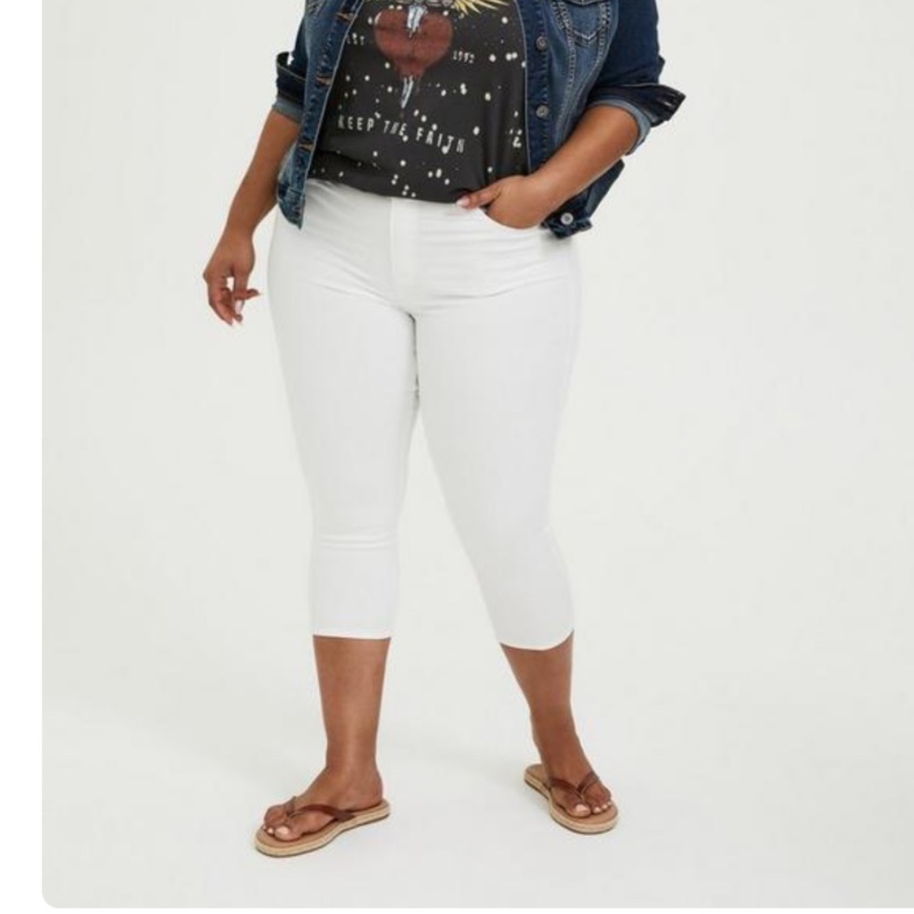 Torrid Crop Sky High Skinny Jean in Optic White